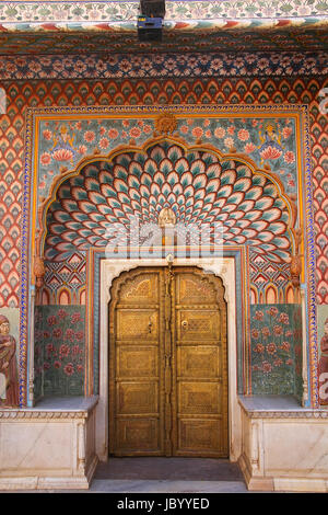 Lotus Gate in Pitam Niwas Chowk, Jaipur City Palace, Rajasthan, India. Palace was the seat of the Maharaja of Jaipur, the head of the Kachwaha Rajput  Stock Photo