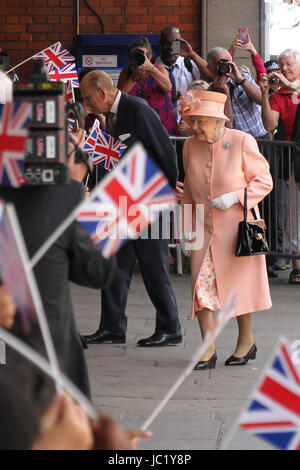 UK. 13th June, 2017. Her Majesty The Queen, accompanied by The Duke of Edinburgh, arriving at Slough railway station to mark the 175th anniversary of the first train journey made by a British monarch by taking a Great Western Railway train to Paddington station in London. Photo date: Tuesday, June 13, 2017. Credit: Roger Garfield/Alamy Live News Stock Photo