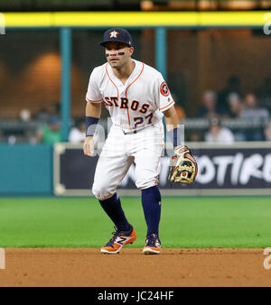 Houston, TX, USA. 12th June, 2017. Houston Astros second baseman Jose Altuve (27) waits for a pitch during the MLB game between the Texas Rangers and the Houston Astros at Minute Maid Park in Houston, TX. John Glaser/CSM/Alamy Live News Stock Photo