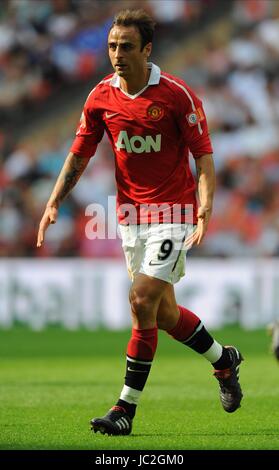 DIMITAR BERBATOV MANCHESTER UNITED FC WEMBLEY LONDON ENGLAND 08 August 2010 Stock Photo