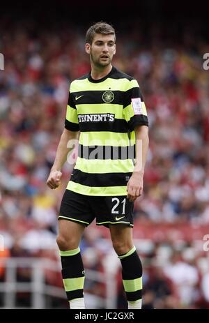 CHARLIE MULGREW GLASGOW CELTIC FC GLASGOW CELTIC FC EMIRATES STADIUM LONDON ENGLAND 01 August 2010 Stock Photo