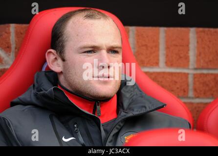 WAYNE ROONEY SAT ON BENCH, MANCHESTER UNITED FC, MANCHESTER UTD V WEST BROMWICH ALBION, 2010 Stock Photo