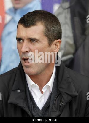 ROY KEANE IPSWICH TOWN FC MANAGER IPSWICH TOWN FC MANAGER CITY GROUND NOTTINGHAM ENGLAND 23 October 2010 Stock Photo