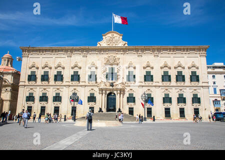 Malta, Valletta, capital, Auberge de Castille et Leon, former royal palace, now the seat of the Prime Minister, Stock Photo