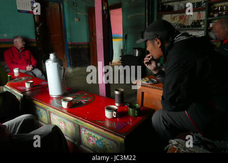 Tea house on road from Lo Manthang to Gharmi in Mustang Nepal Stock Photo