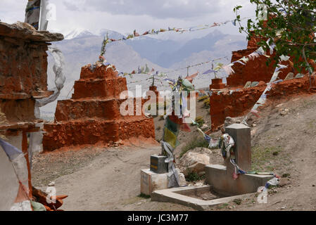 Thge oldest tibetan monastery in Nepal at Ghar Gumba,and the stupas on the trail Stock Photo