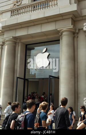 Barcelona, Spain - September 26, 2016: Apple Store At Catalonia Square (Plaza Catalunya) in Barcelona in a neoclassic architecture building. Stock Photo