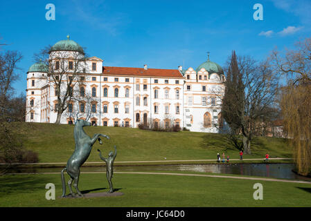 Duke's castle |Herzogschloss, stallion builds in 1292, bronze figure melodious sound in the freedom training, Ulrich Conrad, Celle, Lower Saxony, Germ Stock Photo