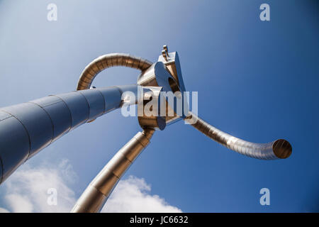 he Traveling Man, one of three stainless steel sculptures in the Deep Ellum area of Dallas, Texas Stock Photo