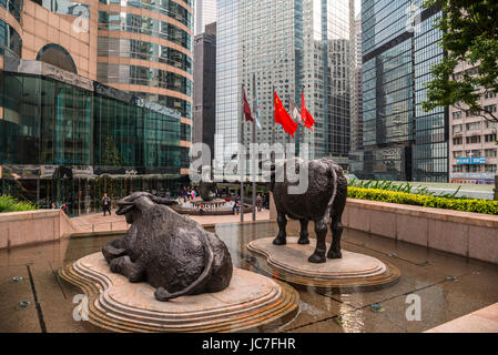 Two Buffalo Fountain by Elizabeth Frink and  Exchange Square Plaza, Hong Kong Stock Photo