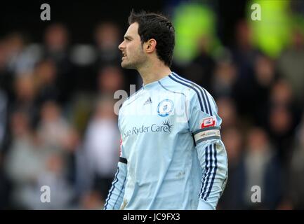 JOE LEWIS PETERBOROUGH UNITED FC PETERBOROUGH UNITED FC LONDON ROAD PETERBOROUGH ENGLAND 03 April 2010 Stock Photo