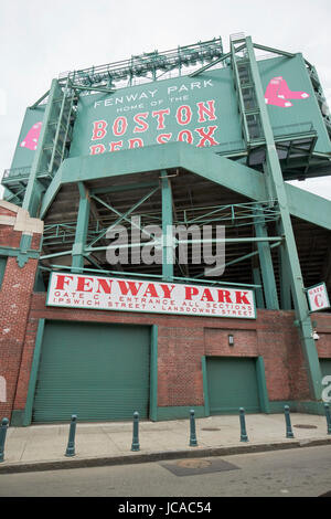 A view of historic Fenway Park in Boston, Massachusetts from just outside  Gate E on Lansdowne street Stock Photo - Alamy