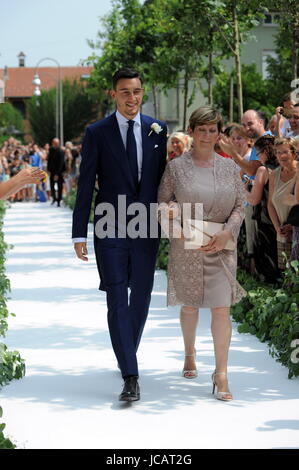 Rescaldina, Matteo Darmian's Marriage and Francesca Cormanni The defender of Mourinho's Manchester United and of the Italian National Team, MATTEO DARMIAN comes to church. Stock Photo