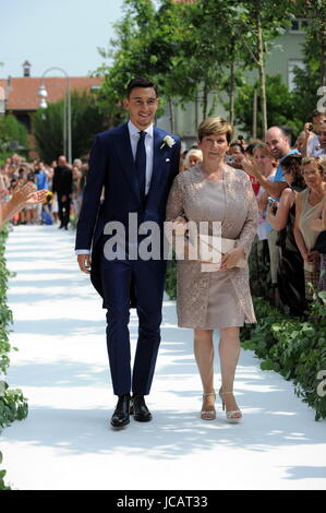 Rescaldina, Matteo Darmian's Marriage and Francesca Cormanni The defender of Mourinho's Manchester United and of the Italian National Team, MATTEO DARMIAN comes to church. Stock Photo