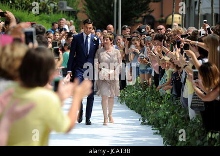 Rescaldina, Matteo Darmian's Marriage and Francesca Cormanni The defender of Mourinho's Manchester United and of the Italian National Team, MATTEO DARMIAN comes to church. Stock Photo