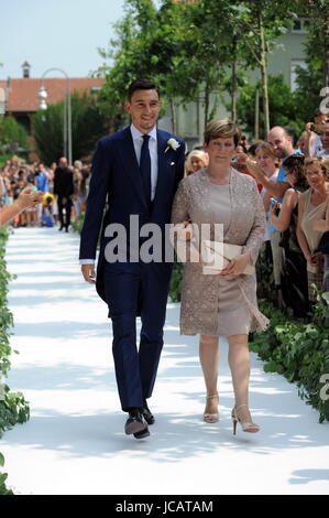 Rescaldina, Matteo Darmian's Marriage and Francesca Cormanni The defender of Mourinho's Manchester United and of the Italian National Team, MATTEO DARMIAN comes to church. Stock Photo