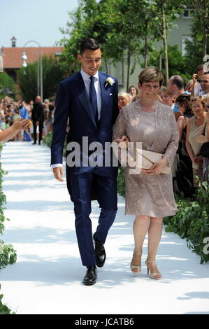 Rescaldina, Matteo Darmian's Marriage and Francesca Cormanni The defender of Mourinho's Manchester United and of the Italian National Team, MATTEO DARMIAN comes to church. Stock Photo