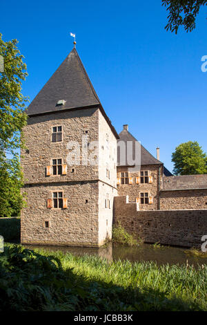 Germany, Ruhr area, Hattingen, moated castle Haus Kemnade in the district Blankenstein. Stock Photo