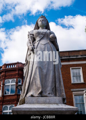 Queen Victoria's Statue in Town Hall Square, Reading, Berkshire, England Stock Photo