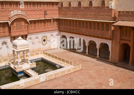 Courtyard with marble pool inside Junagarh Fort in  Bikaner, Rajasthan, India. Stock Photo