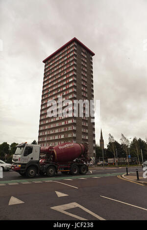 Belfast, UK. 15th June, 2017. In the Wake of the Grenfell Tower Block fire in London the Northern Ireland Housing Executive (NIHE) are to check all residential Tower block housing over the next few weeks Credit: Bonzo/Alamy Live News Stock Photo