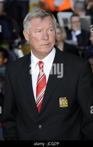 ALEX FERGUSON  MANCHESTER UNITED TOTTENHAM HOTSPUR V MANCHESTER UNITED WHITE HART LANE, LONDON, ENGLAND 12 September 2009 DIZ101827   TOTTENHAM HOTSPUR V MANCHESTER UNITED     WARNING! This Photograph May Only Be Used For Newspaper And/Or Magazine Editorial Purposes. May Not Be Used For Publications Involving 1 player, 1 Club Or 1 Competition  Without Written Authorisation From Football DataCo Ltd. For Any Queries, Please Contact Football DataCo Ltd on +44 (0) 207 864 9121 Stock Photo