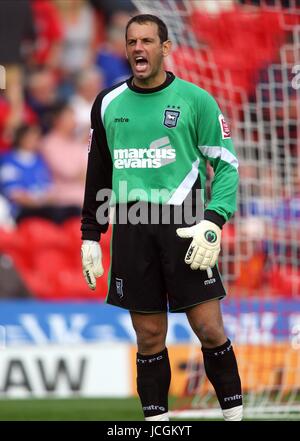 RICHARD WRIGHT IPSWICH TOWN FC DONCASTER ROVERS V IPSWICH TOWN KEEPMOAT STADIUM, DONCASTER, ENGLAND 19 September 2009 DIZ102940     WARNING! This Photograph May Only Be Used For Newspaper And/Or Magazine Editorial Purposes. May Not Be Used For, Internet/Online Usage Nor For Publications Involving 1 player, 1 Club Or 1 Competition, Without Written Authorisation From Football DataCo Ltd. For Any Queries, Please Contact Football DataCo Ltd on +44 (0) 207 864 9121 Stock Photo