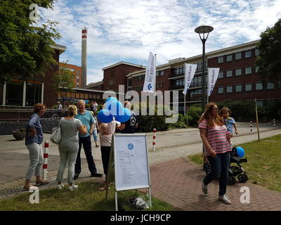 Outdoor activities for children and parents. 60 years BG Clinic Duisburg: Open House Day from 11-16 clock to look behind the scenes of a hospital. Stock Photo