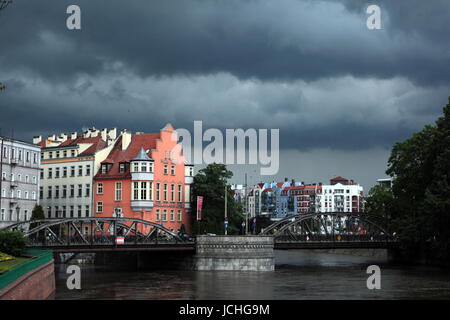 Am Ufer des Fluss Oder in der Innenstadt von Wroclaw oder Breslau im westen von Polen. Stock Photo