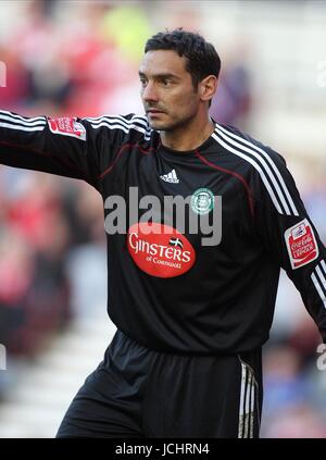 ROMAIN LARRIEU PLYMOUTH ARGYLE FC MIDDLESBROUGH V PLYMOUTH RIVERSIDE STADIUM, HULL, ENGLAND 31 October 2009 GAA2981     WARNING! This Photograph May Only Be Used For Newspaper And/Or Magazine Editorial Purposes. May Not Be Used For, Internet/Online Usage Nor For Publications Involving 1 player, 1 Club Or 1 Competition, Without Written Authorisation From Football DataCo Ltd. For Any Queries, Please Contact Football DataCo Ltd on +44 (0) 207 864 9121 Stock Photo