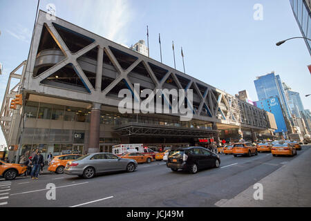 Port Authority Bus Terminal Building of New York and New Jersey bus ...