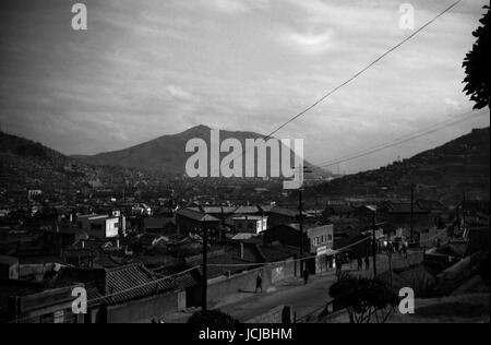 AJAXNETPHOTO. 1964. PUSAN, SOUTH KOREA. - HILLSIDE VIEW - A VIEW OF THE SPRAWLING SOUTHERN  PORT TOWN OF PUSAN AND ITS SURROUNDING HILLS, THE ISLAND OF YEONGDO SEEN CENTRE, DISTANT.   PHOTO:JONATHAN EASTLAND/AJAX REF:M120642 2 31 Stock Photo