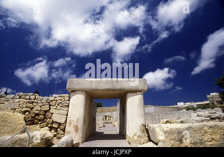 Der Prehistorische Tempel von Mnajdra im sueden von Malta im Mittelmeer in Europa.  (KEYSTONE/Urs Flueeler) Stock Photo