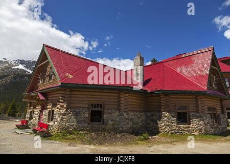 Historic Red Roofed Num-Ti-Jah Lodge and Trading Post near Bow Lake on Icefields Parkway Banff National Park Rocky Mountains Alberta Canada Stock Photo
