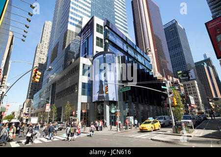 1585 broadway the morgan stanley building Times Square New York City USA Stock Photo