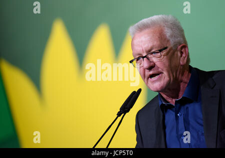Berlin, Germany. 16th June, 2017. Winfried Kretschmann, premier of the German state Baden-Wuerttemberg, delivers a speech at the national party convention in Berlin, Germany, 16 June 2017. The national party convention of Alliance 90/The Greens is to run from 16 to 18 June. Photo: Rainer Jensen/dpa/Alamy Live News Stock Photo