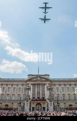 London, UK. 17th June, 2017. The Royal Family gathers on the balcony for the flypast and cheers from the crowd - Trooping the Colour by the Irish Guards on the Queen’s Birthday Parade. The Queen’s Colour is “Trooped” in front of Her Majesty The Queen and all the Royal Colonels.  His Royal Highness The Duke of Cambridge takes the Colonel’s Review for the first time on Horse Guards Parade riding his horse Wellesley. The Irish Guards are led out by their famous wolfhound mascot Domhnall. Credit: Guy Bell/Alamy Live News Stock Photo