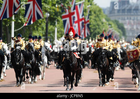 London, UK. 17th June, 2017. Members of the House hold cavalry march on the Mall after Trooping the Colour 2017 in London, Britain on June 17, 2017. Credit: Han Yan/Xinhua/Alamy Live News Stock Photo