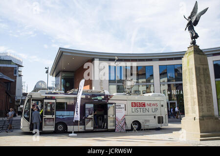 Woking, UK. 15th June 2017. BBC outside broadcast unit in Jubliee Square Stock Photo