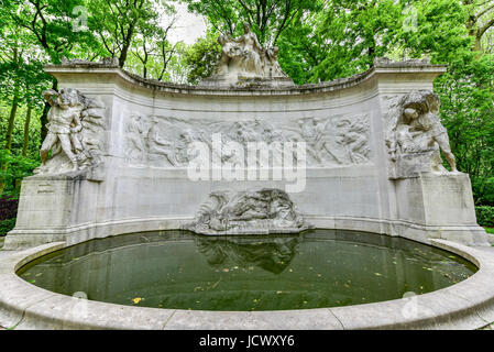 Monument to the Fallen of the Belgian Colonial Effort in Parc du Cinquantenaire in Brussels, Belgium Stock Photo