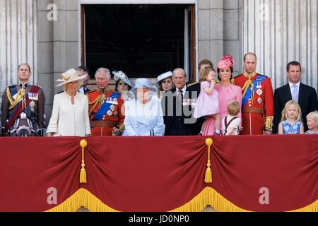 London, UK. 17th June, 2017. The Queen and the Duke of Edinbugh on the balcony of Buckingham Palace with members of the Royal Family for a Fly Past by the Royal Air Force following Trooping the Colour in London, UK - 17/06/2017. {temporaryField3 Credit: Julie Edwards/Alamy Live News Stock Photo