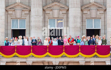 Queen Elizabeth II and Prince Philip, Duke of Edinburgh, Prince William, Princess Kate and Prince George and Princess Charlotte Prince Harry, Prince Charles and Camilla, Duchess of Cornwall, Princess Eugenie and Princess Beatrice and Prince Andrew Sophie, Countess of Wessex and Louise Windsor and James, Princess Anne Prince Michael of Kent and Princess Michael of Kent, Zara Phillips and Mike Tindall at the balcony of Buckingham Palace in London, on June 17, 2017, to attend Trooping the colour the Queens birthday parade Photo : Albert Nieboer/Netherlands OUT/Point de Vue OUT - NO WIRE SE Stock Photo