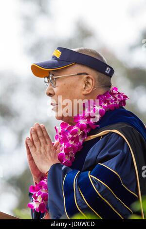 San Diego, USA. 17th June, 2017. Tenzin Gyatso, His Holiness the 14th Dalai Lama, is keynote speaker at the University of California San Diego All Campus Commencement. 'You have the opportunity to create a better world, a happier world, ' said His Holiness the 14th Dalai Lama, who delivered the keynote address to 25,000 University of California San Diego graduates and their families today during the university's All Campus Commencement.A record number of 9,000 students graduate from UC San Diego this weekend. Credit: Daren Fentiman/ZUMA Wire/Alamy Live News Stock Photo