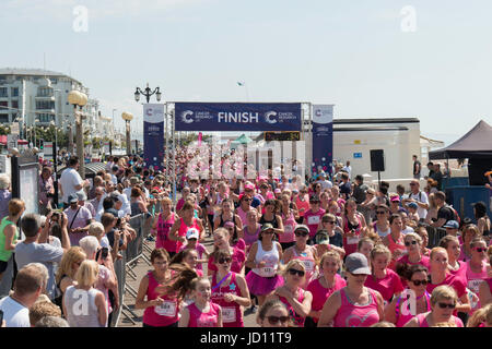 Worthing, UK, 18th June 2017. Cancer Research UK Worthing 5K Race for Life, Credit Ian Stewart/Alamy Live News Stock Photo