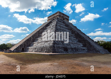 Kukulkan / El Castillo , Mayan Pyramid Chichen Itza Mexico Stock Photo