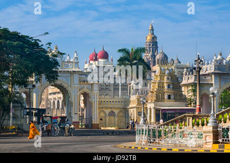 City Palace and Chamaraja Circle Mysore Karnataka India Stock Photo