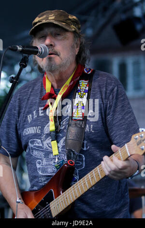 Worms, Germany. 18th June, 2017. Miller Anderson performs live on stage at the 2017 Jazz and Joy Festival in Worms. Credit: Michael Debets/Pacific Press/Alamy Live News Stock Photo