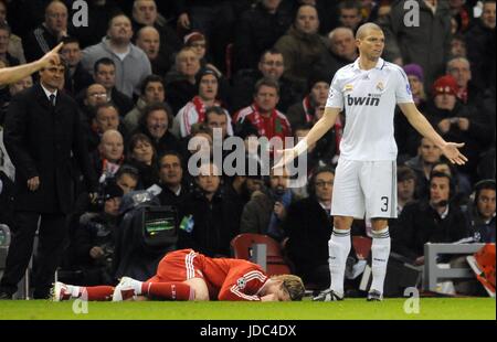 RAMOS TORRES PEPE & SNEIJDER LIVERPOOL V REAL MADRID ANFIELD LIVERPOOL ENGLAND 10 March 2009 Stock Photo