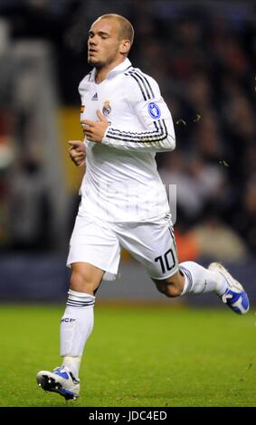 WESLEY SNEIJDER REAL MADRID ANFIELD LIVERPOOL ENGLAND 10 March 2009 Stock Photo