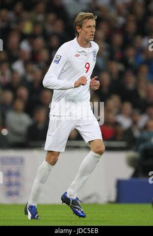 PETER CROUCH ENGLAND & PORTSMOUTH FC WEMBLEY STADIUM LONDON ENGLAND 01 April 2009 Stock Photo